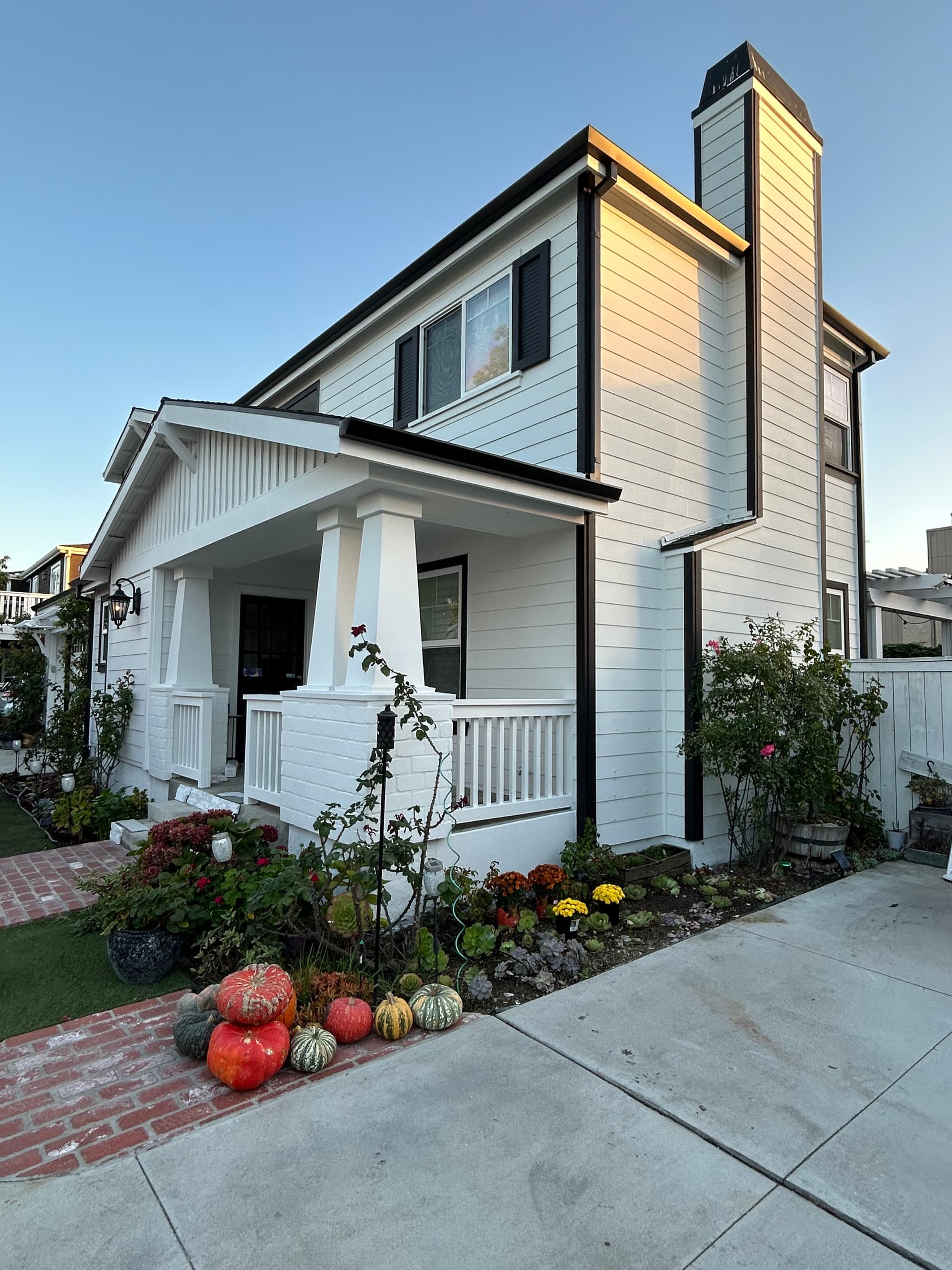 Seamless gutter installation on a Southern California home